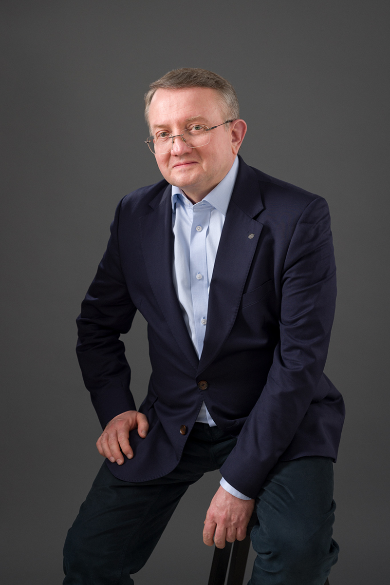 biznesmen w garniturze