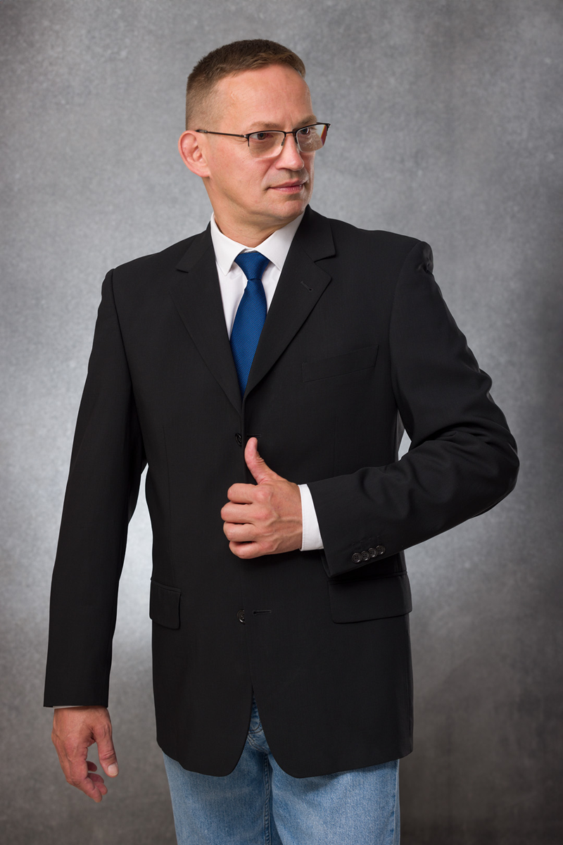 biznesmen w garniturze